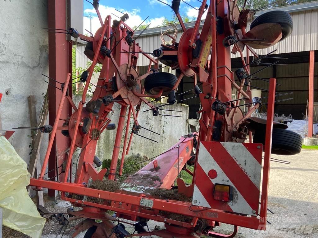 Kuhn GF8702 Vändare och luftare