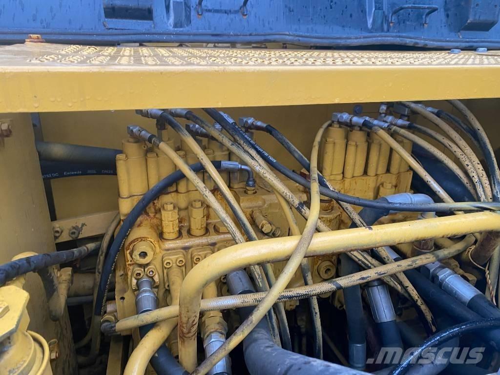 CAT 320 C L Bandgrävare