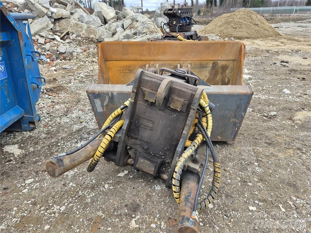 CAT 320D LRR Bandgrävare