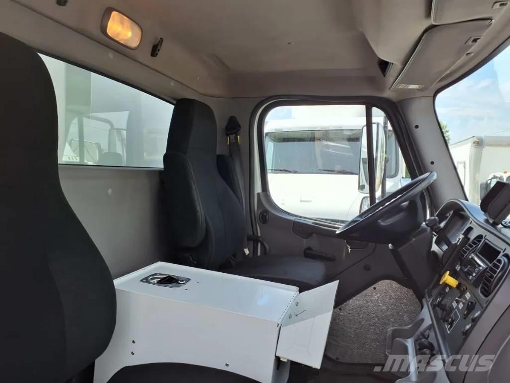 Freightliner M2 Lastbilar för dryckesleveranser