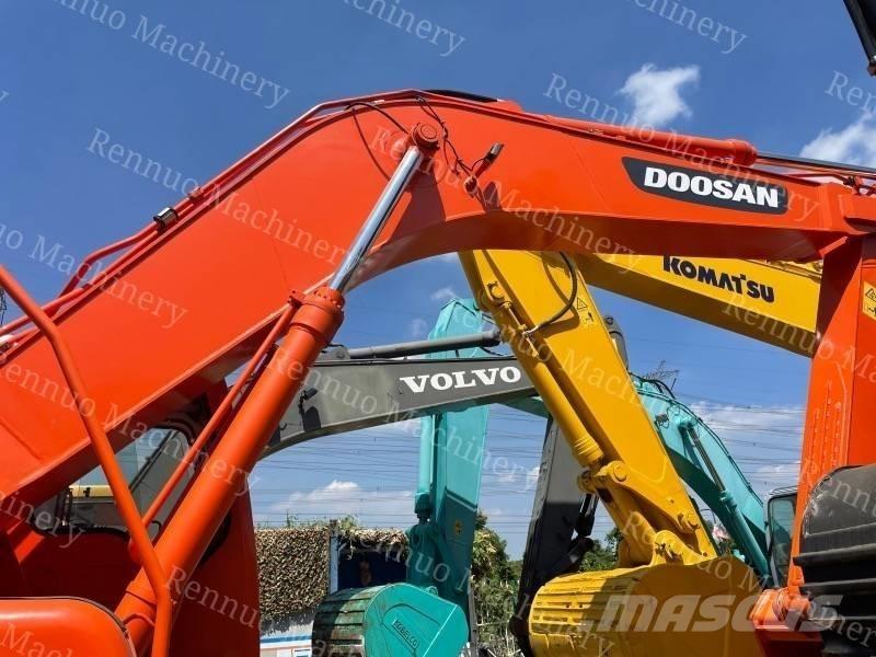 Doosan DH 300 LC-7 Bandgrävare