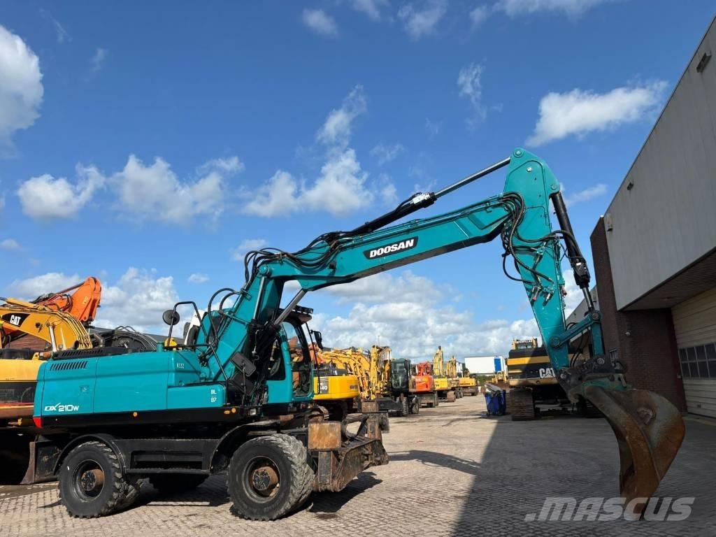 Doosan DX 210 W Hjulgrävare