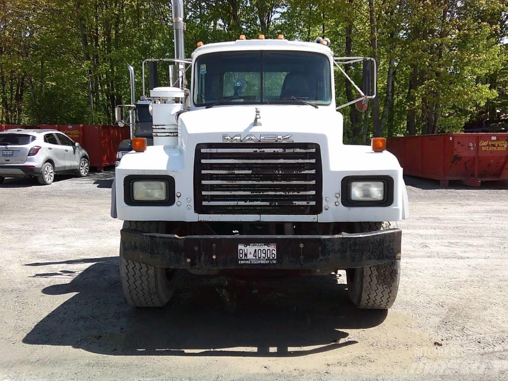 Mack RB 688 S Chassier