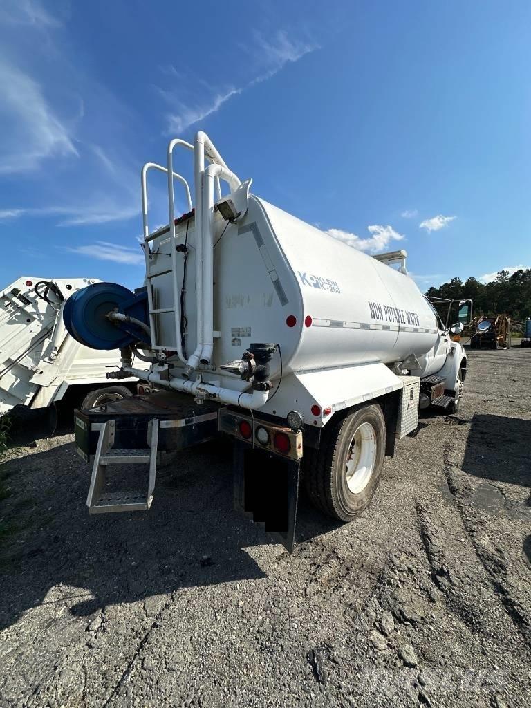 Ford F 750 XL SD Vattentankbilar