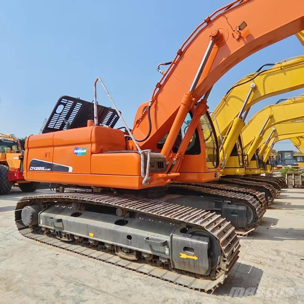Doosan DX225LC-9C Bandgrävare