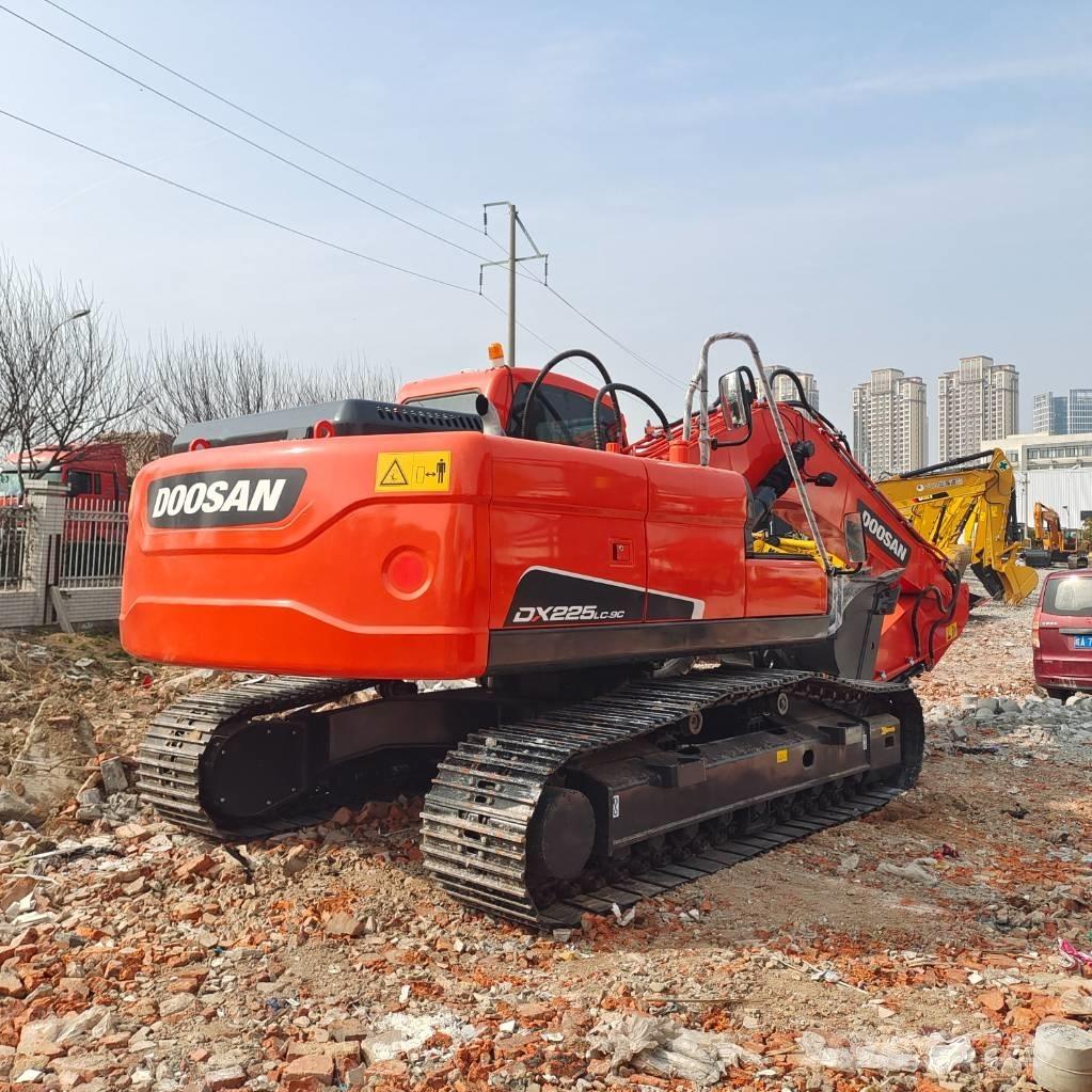 Doosan DX225LC-9C Bandgrävare