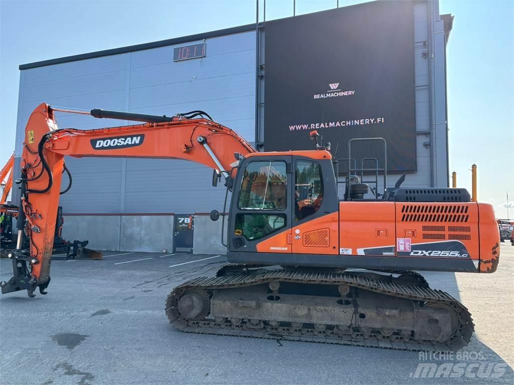 Doosan DX255LC-5 Bandgrävare