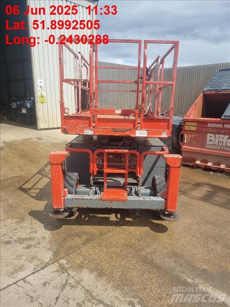 SkyJack SJ 6832 RT Saxliftar