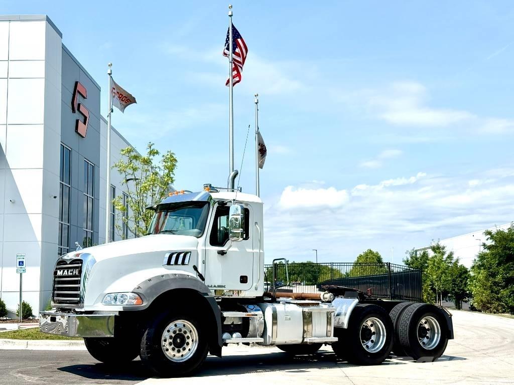 Mack GU 813 Dragbilar