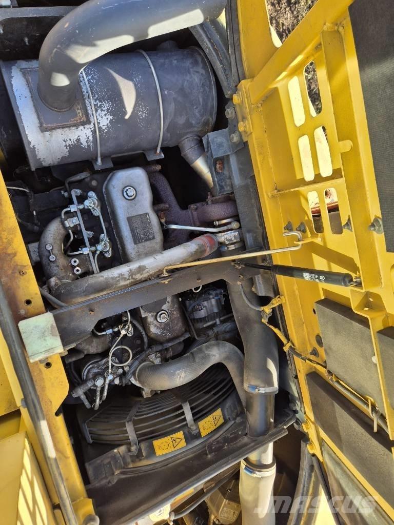 New Holland E 135 SR Bandgrävare