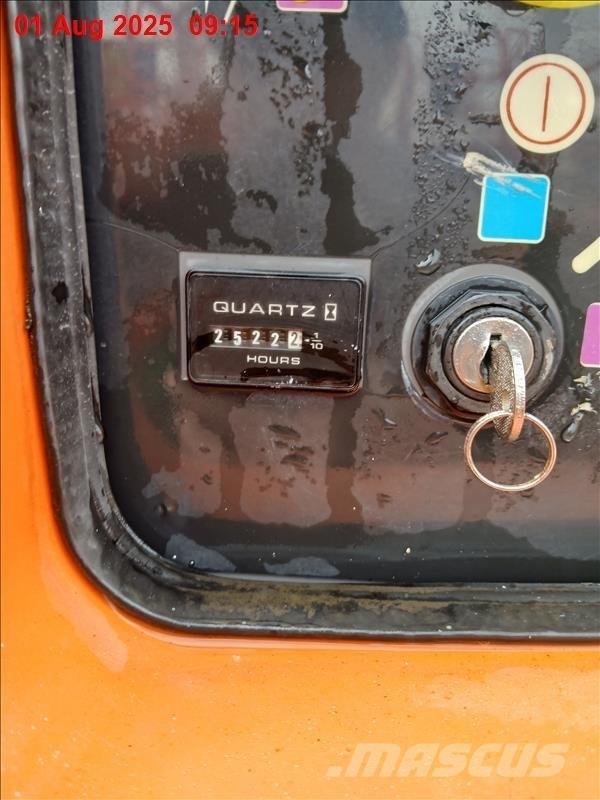 JLG 600 AJ Bomliftar