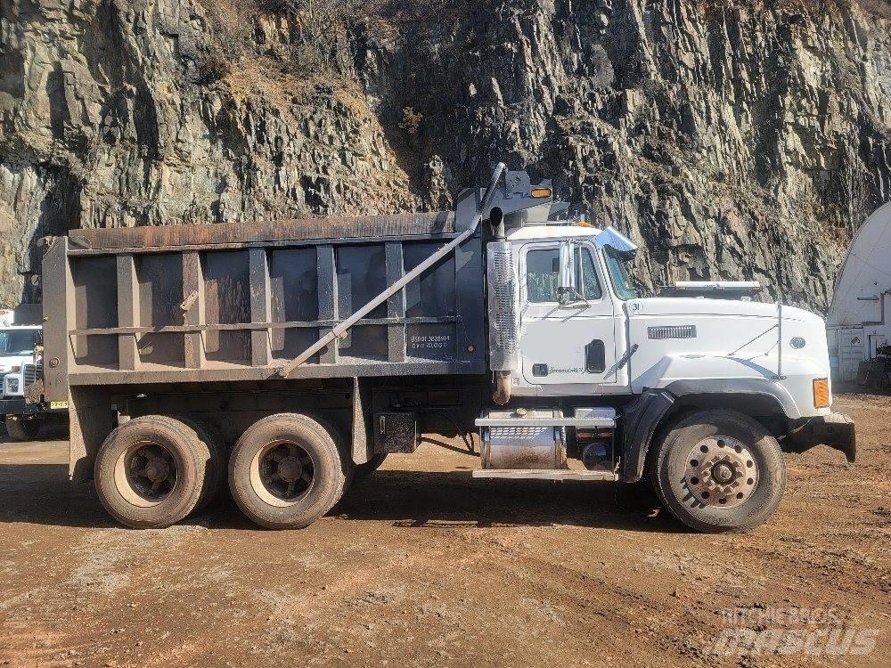 Mack CL 713 Tippbilar