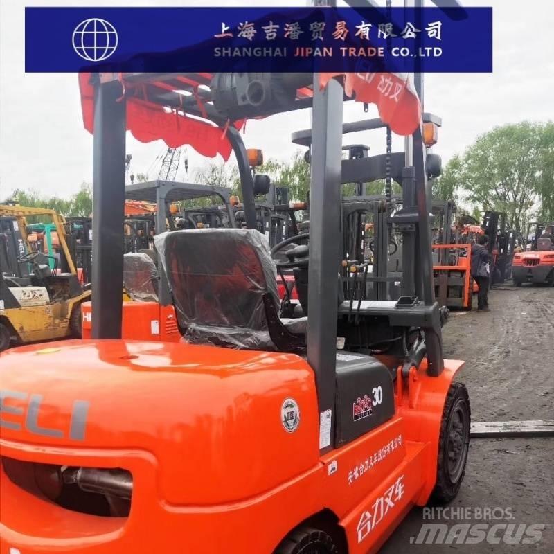 Heli H2000 30 Dieselmotviktstruckar