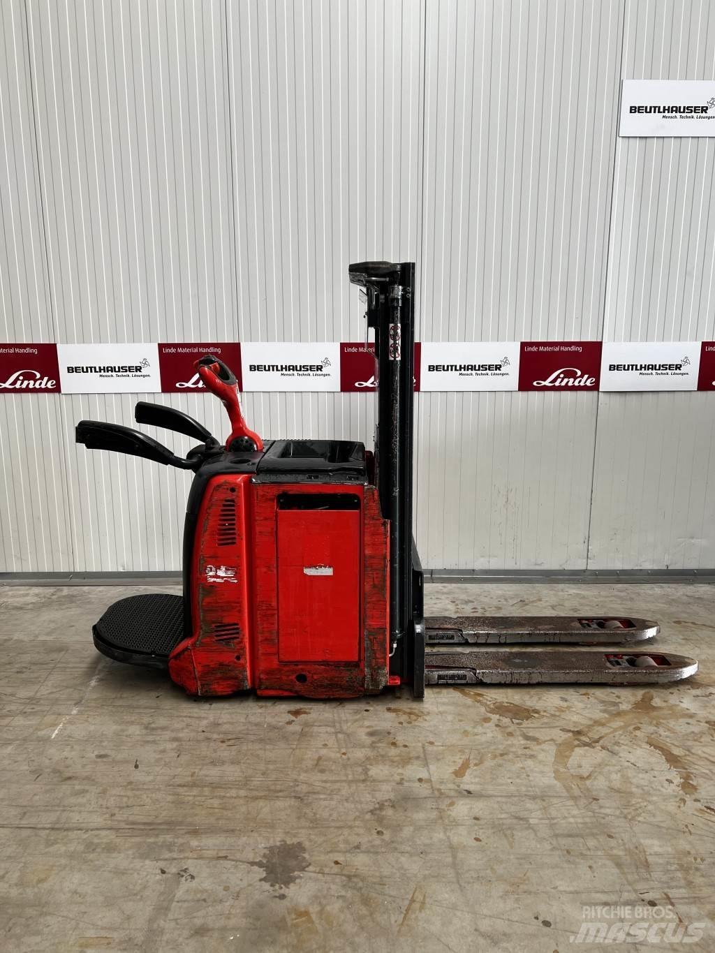 Linde D12AP Staplare-led
