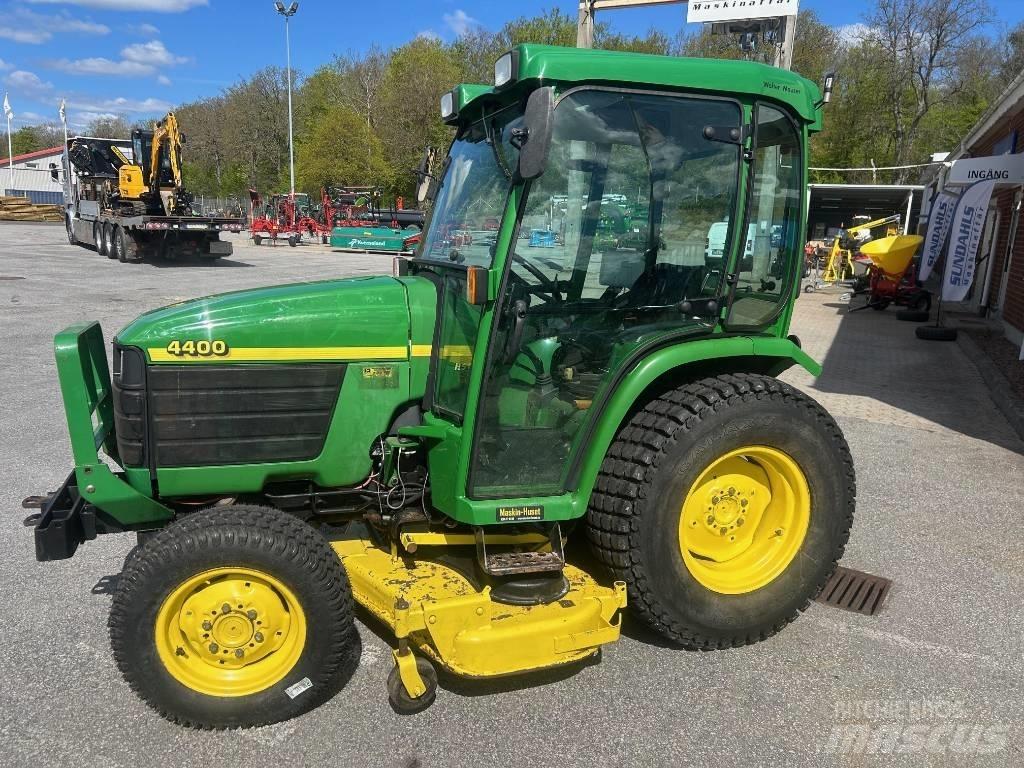 John Deere 4400 Kompakttraktorer