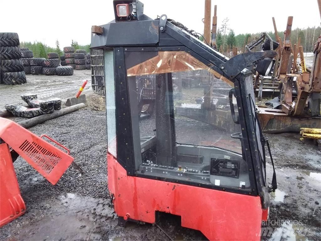 Valmet 911.1 Hytter och interiör