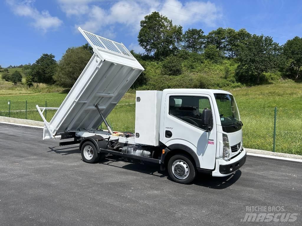 Renault Maxity Flakbilar/Pickuper