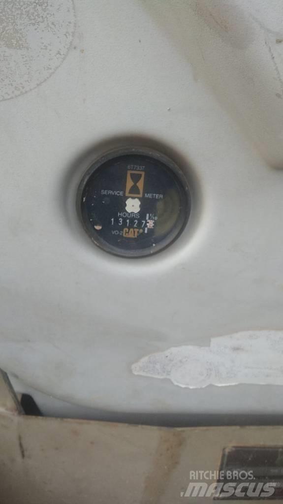 CAT 375 L ME Bandgrävare