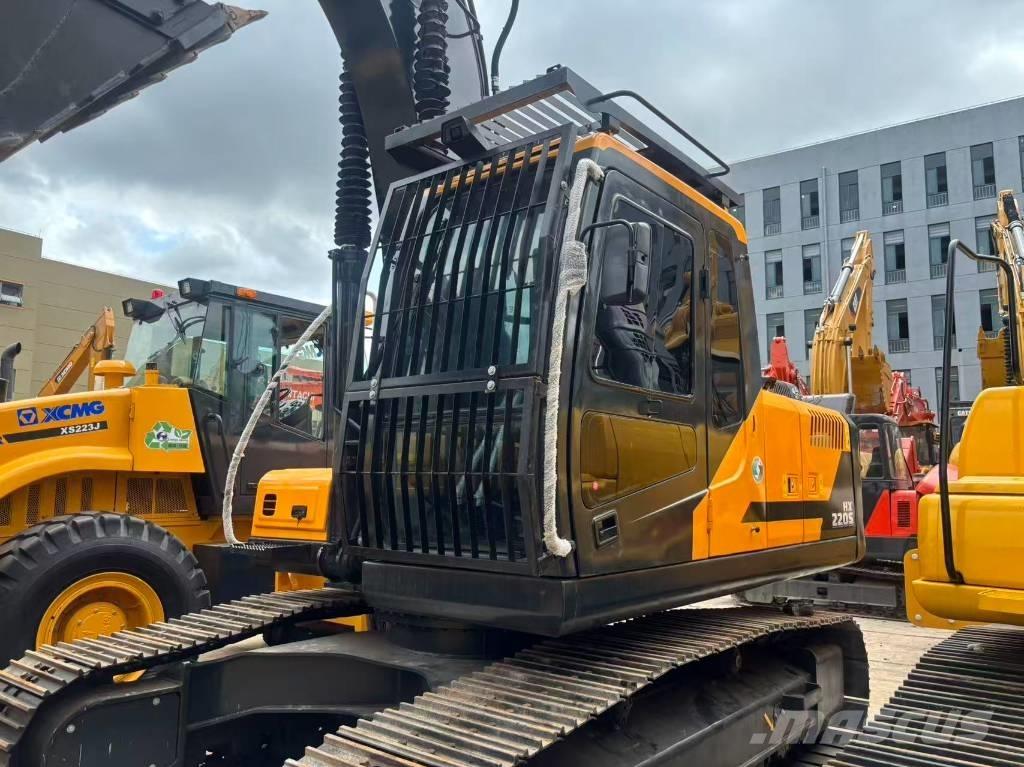 Hyundai HX 220 Bandgrävare