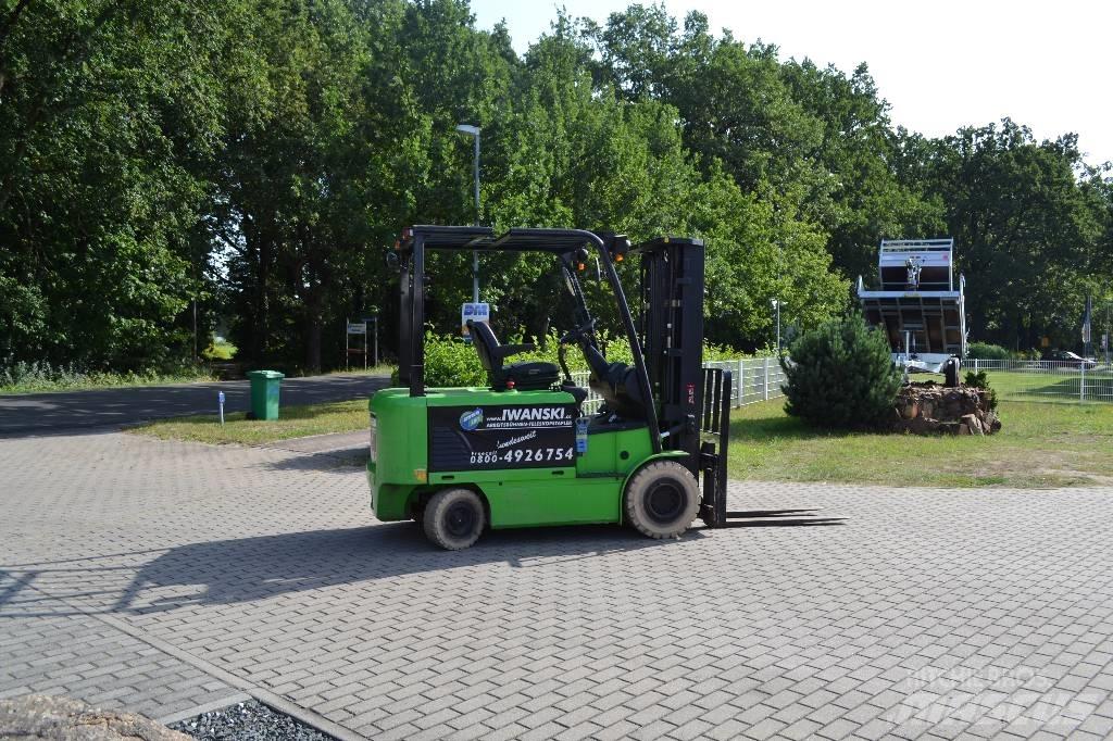 Hyundai 32 B-7 Elmotviktstruckar