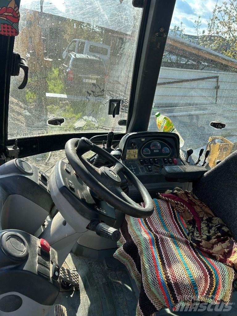 CAT 422 E Grävlastare