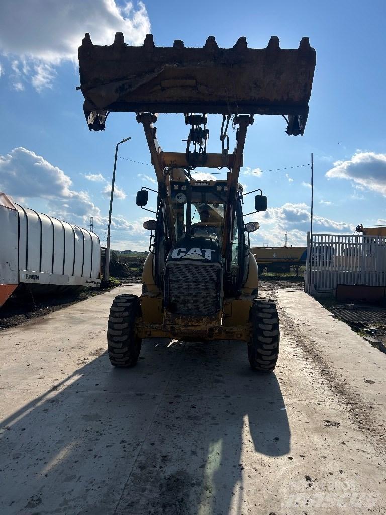CAT 422 E Grävlastare