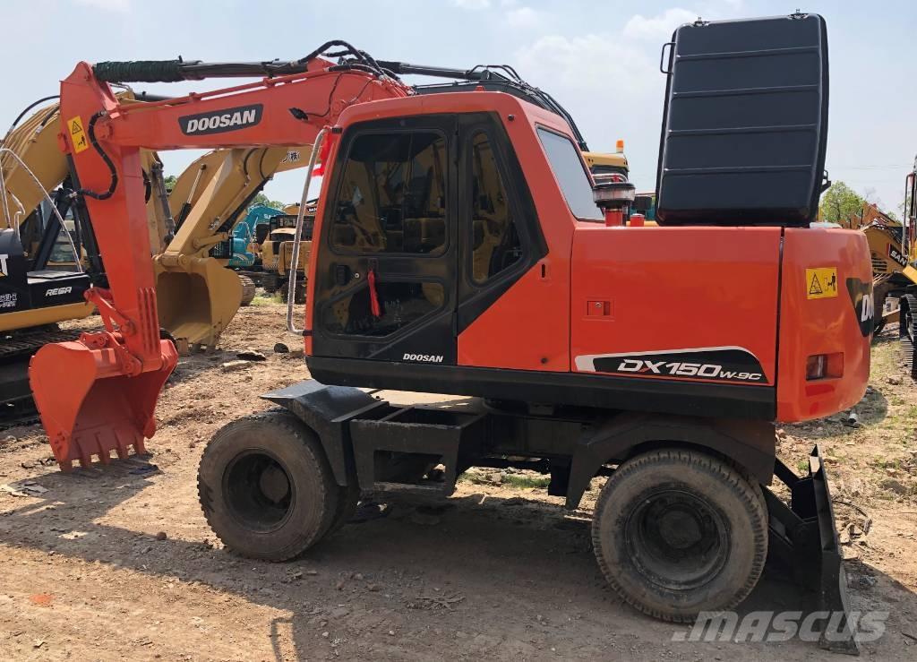 Doosan DX150W Bandgrävare