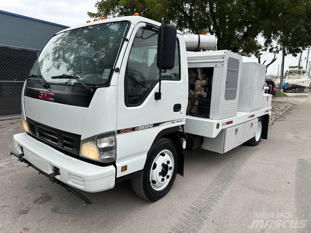 GMC W 5500 HD Slamsugningsbil