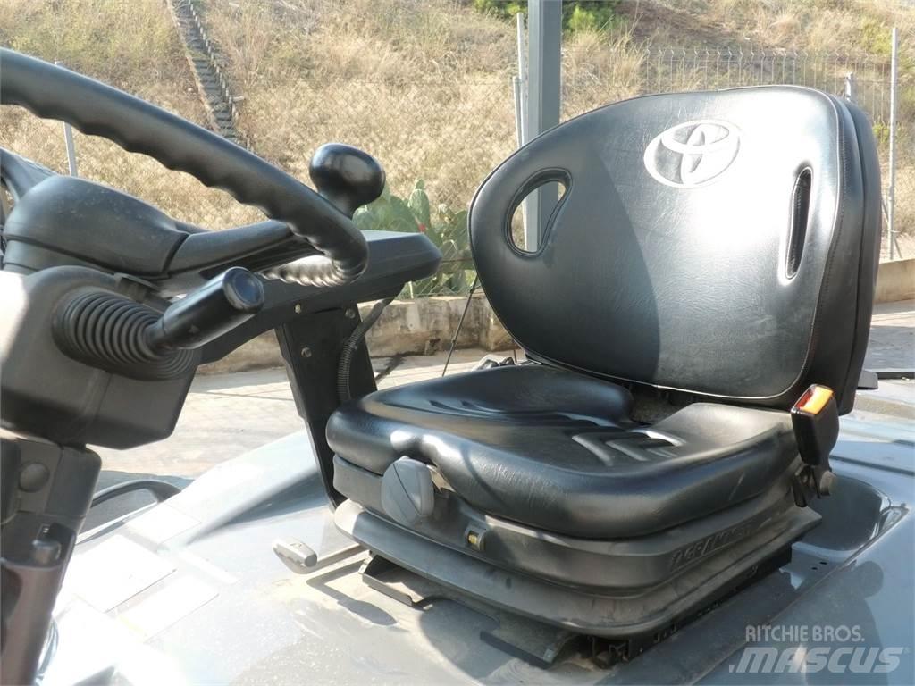 Toyota 7FBEF18 Elmotviktstruckar