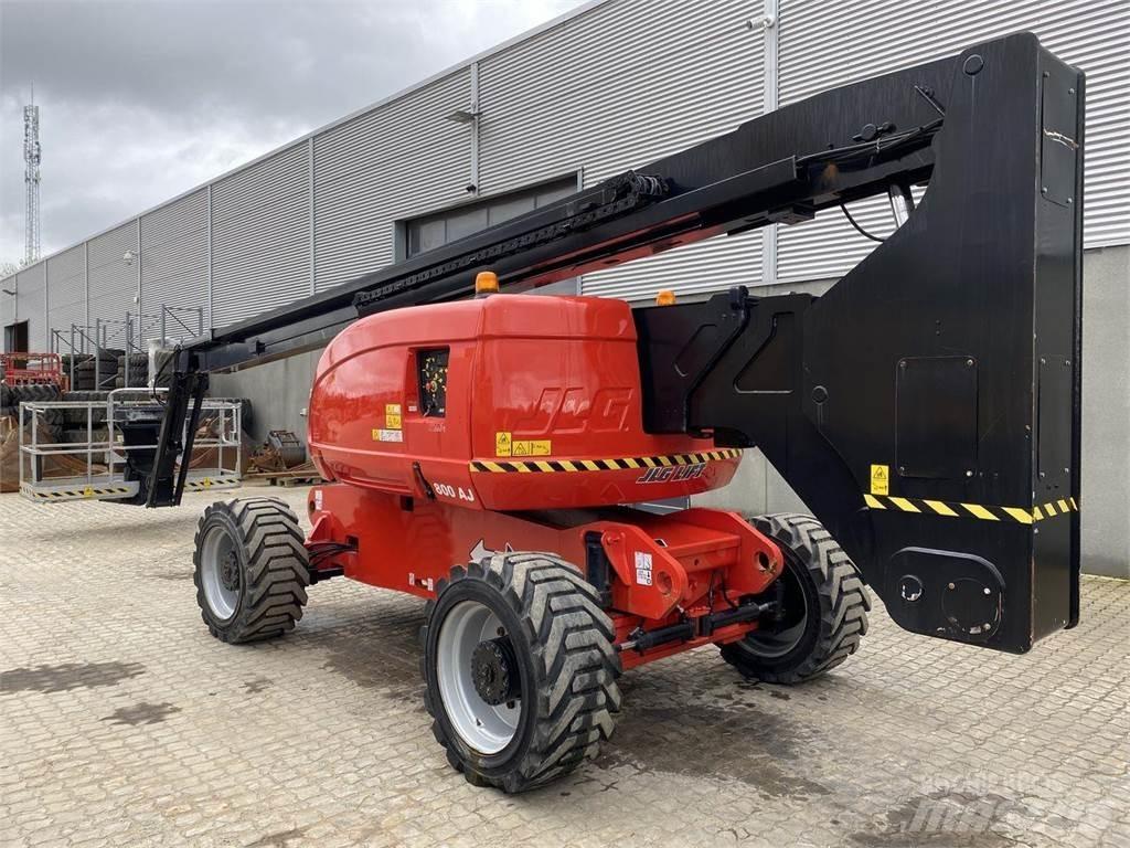 JLG 800AJ Bomliftar