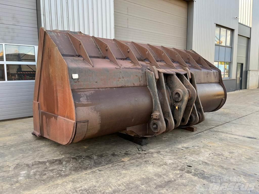 CAT 990 Bucket Skopor