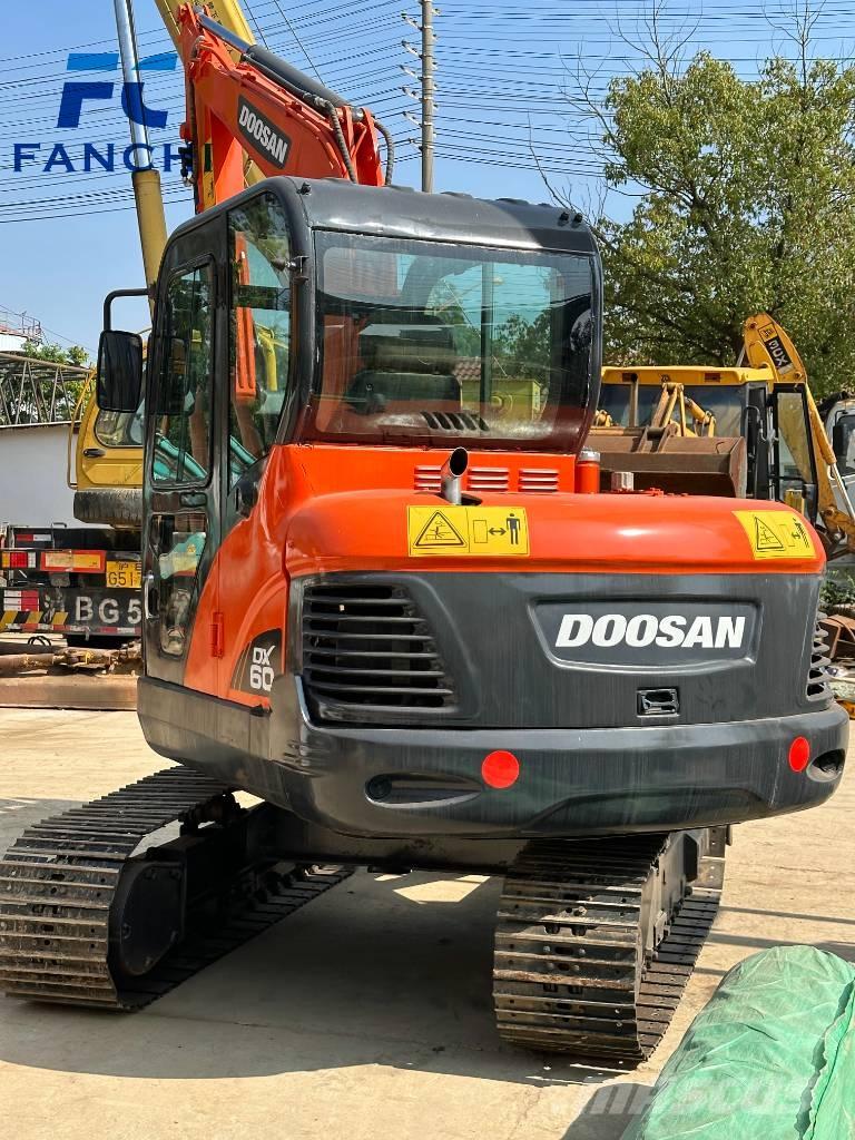 Doosan DX 60-9 C Bandgrävare