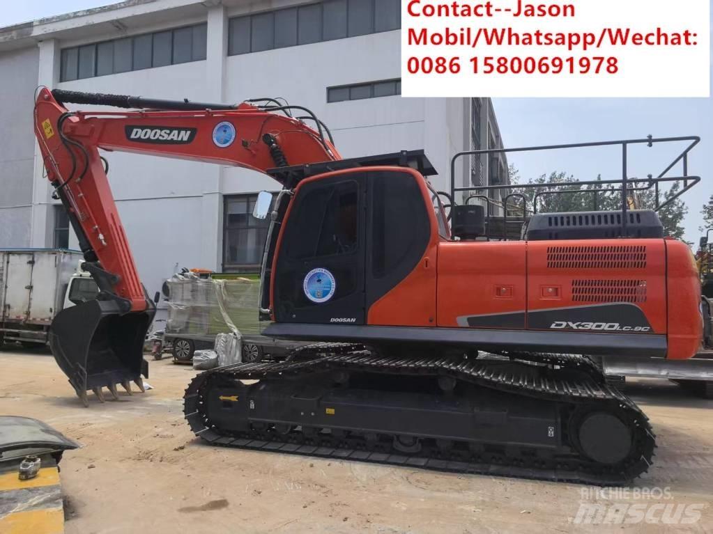 Doosan DX 300 LCA Bandgrävare