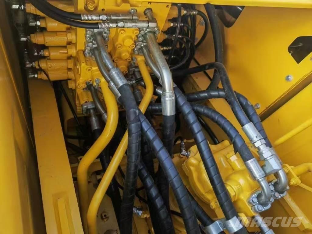Komatsu 200-8 Bandgrävare