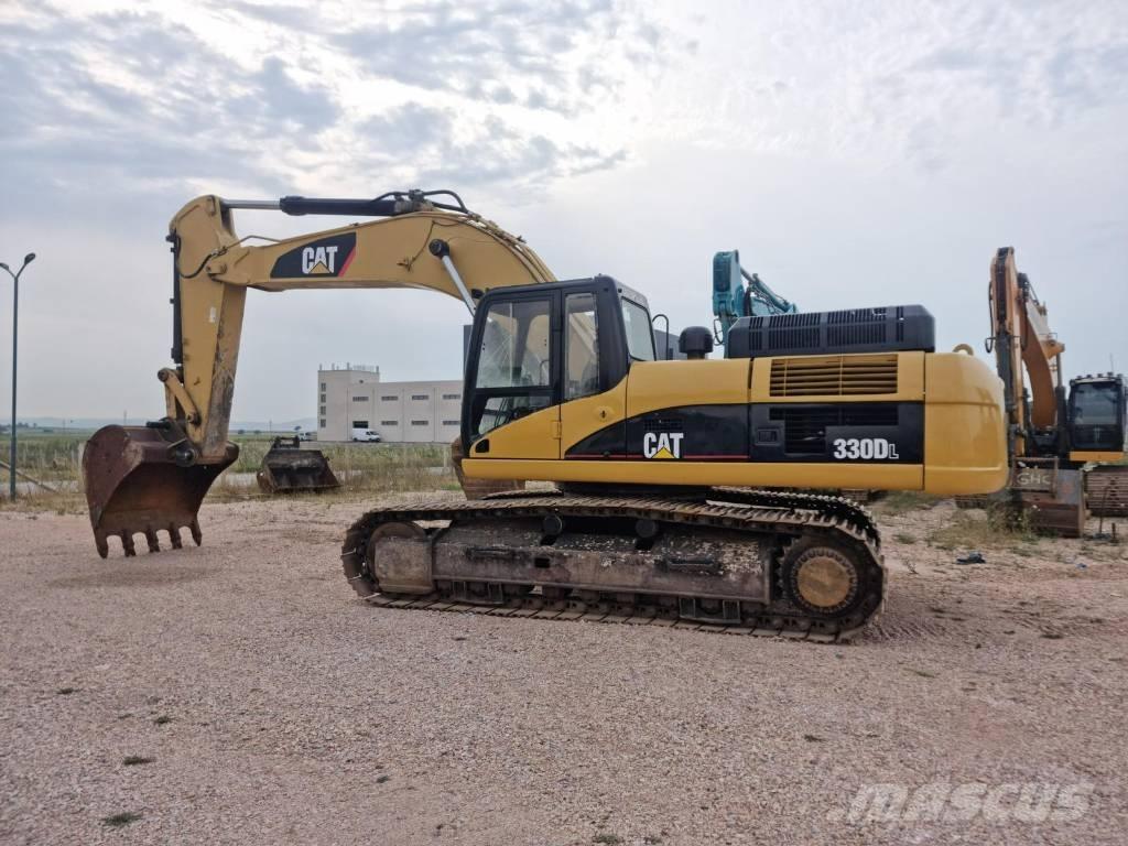 CAT 330 D L Bandgrävare