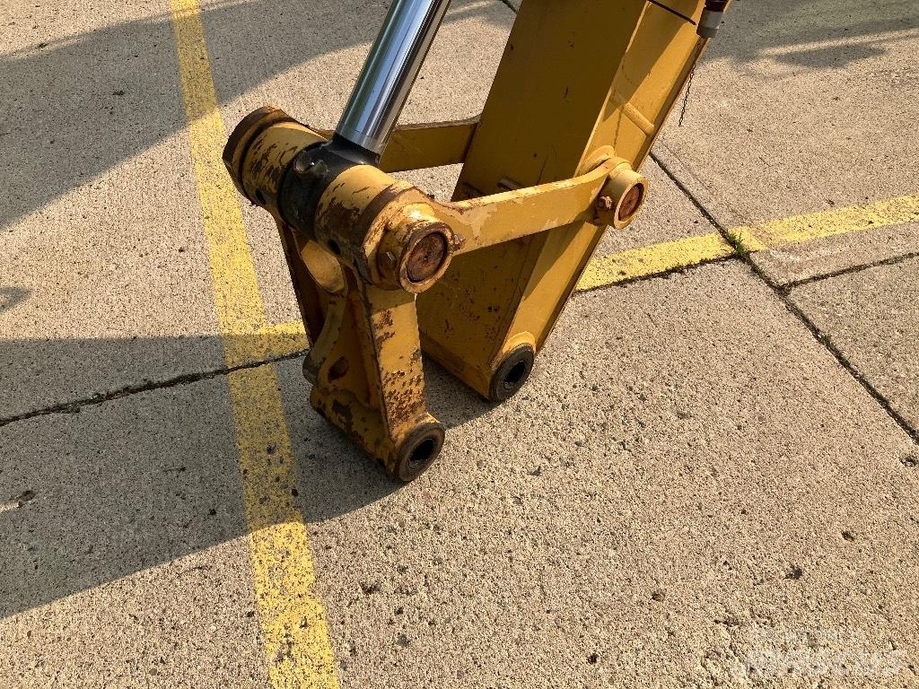 CAT 318 FL Bandgrävare