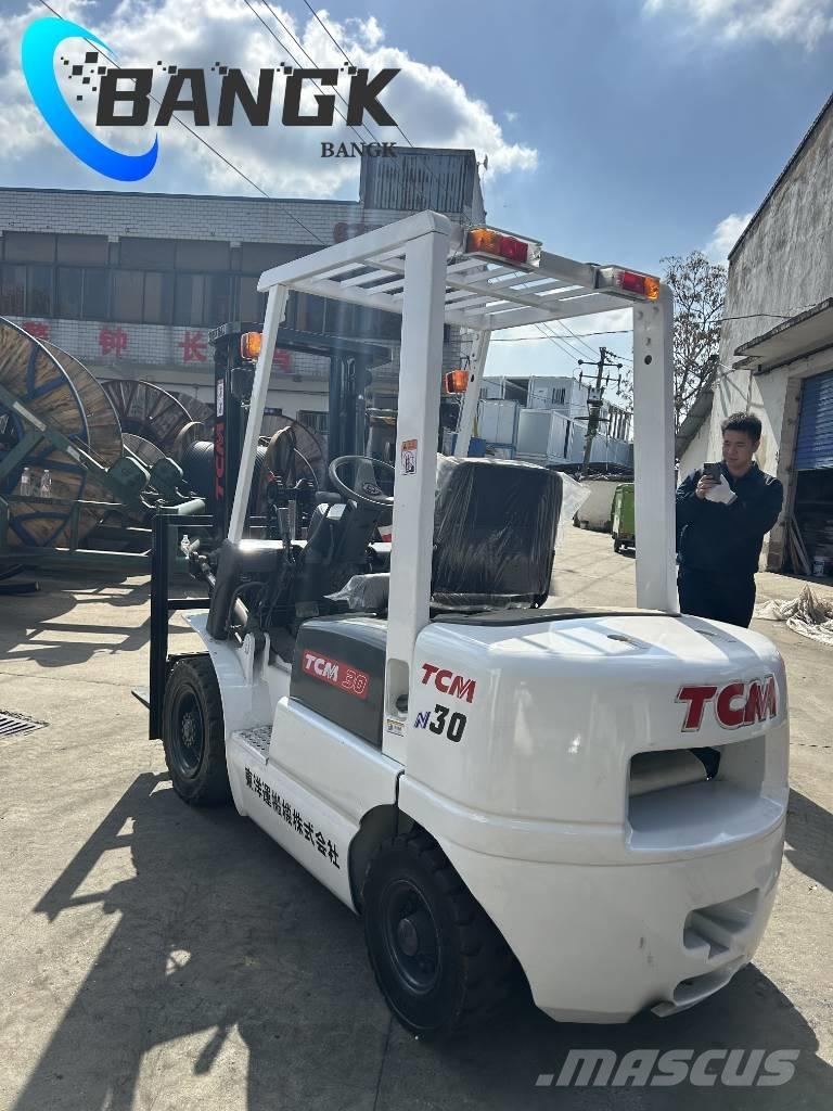 TCM FD30T3C Dieselmotviktstruckar