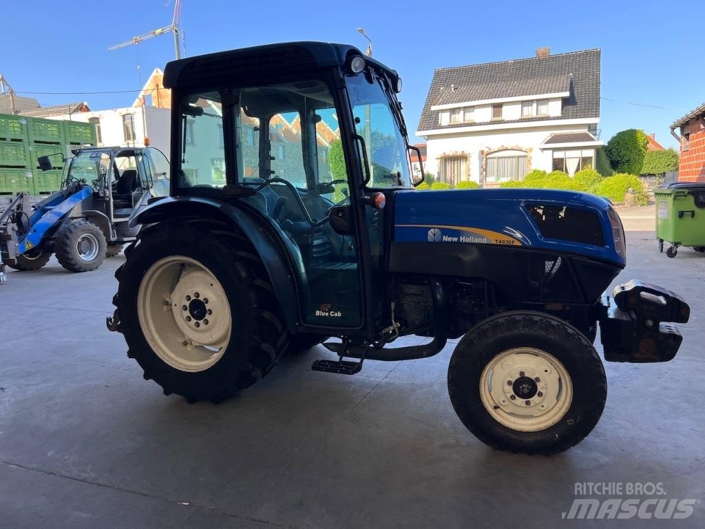 New Holland T4030F Traktorer