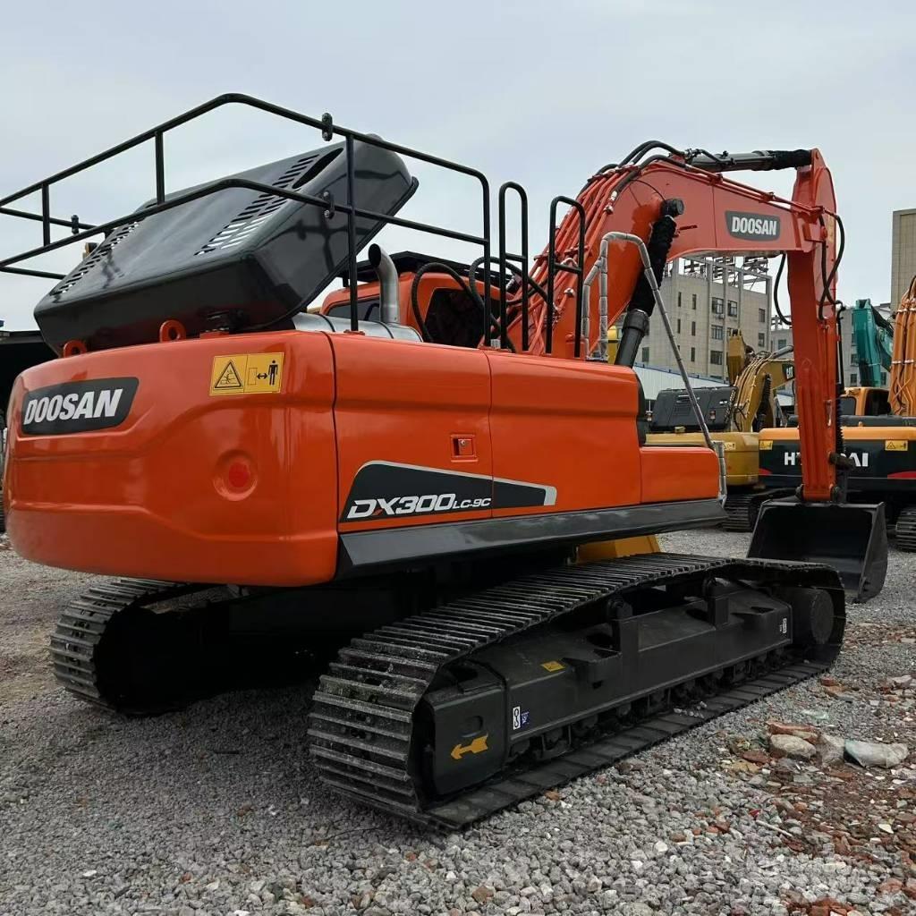 Doosan 300LC-9C Bandgrävare