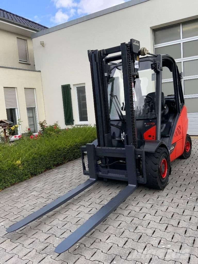 Linde H35T-02 Gasolmotviktstruckar