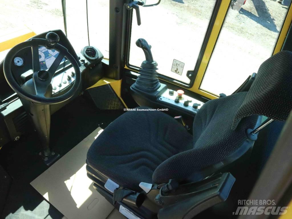 Bomag BW 213 D H-4 i Jordkompaktorer