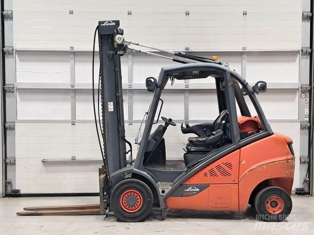 Linde H30T-02 Gasolmotviktstruckar