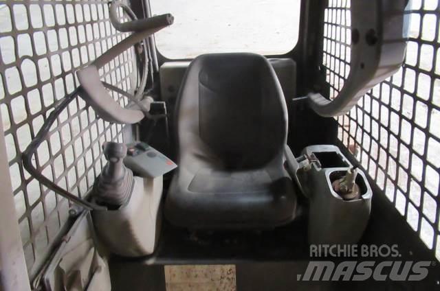 Komatsu SK714 Hytter och interiör