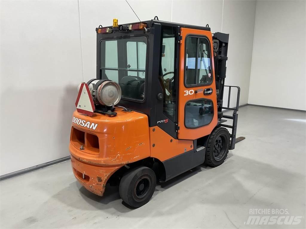Doosan G30E-5 Gasolmotviktstruckar