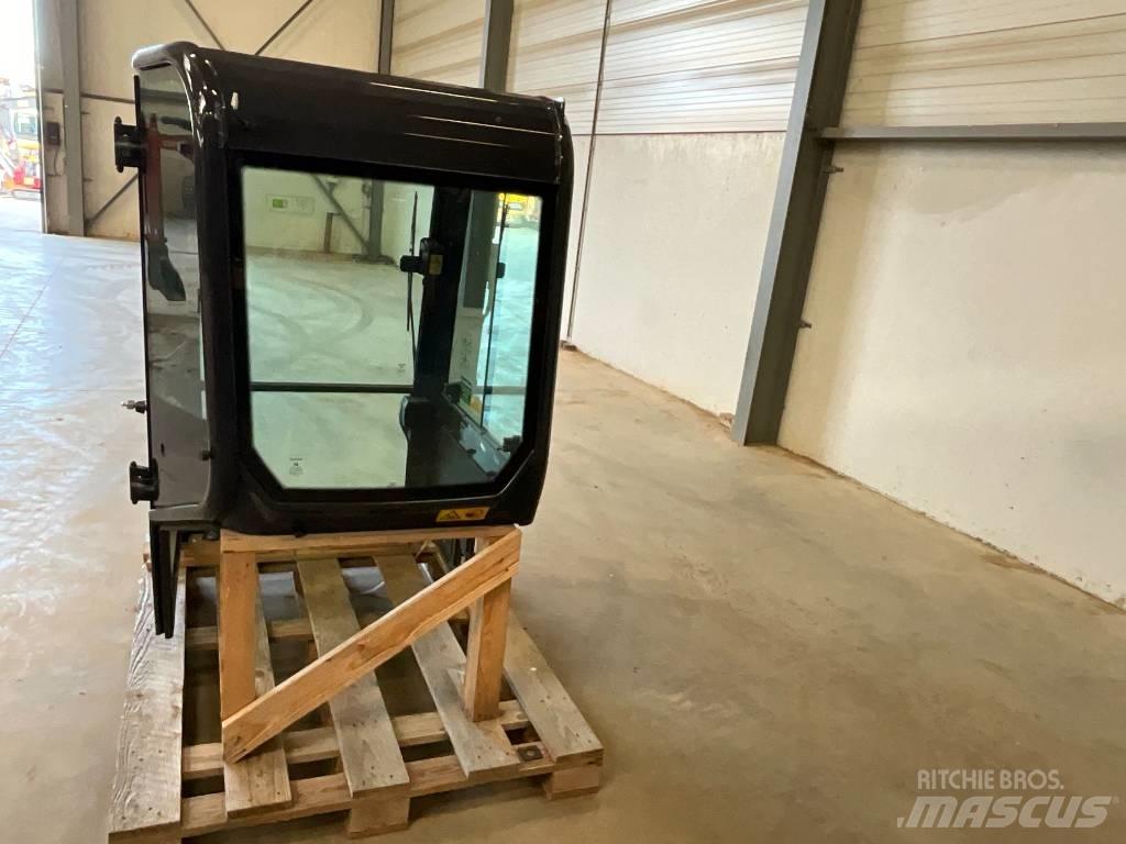 Kubota U 27-4 Hytter och interiör