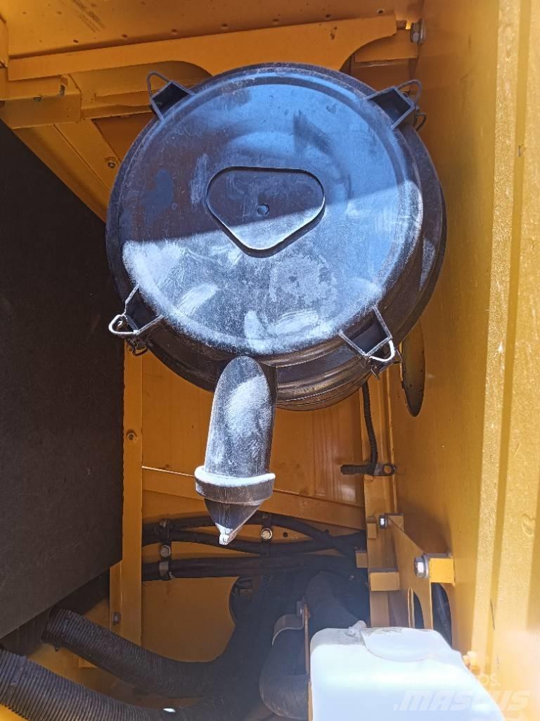 Komatsu PC 220 Bandgrävare