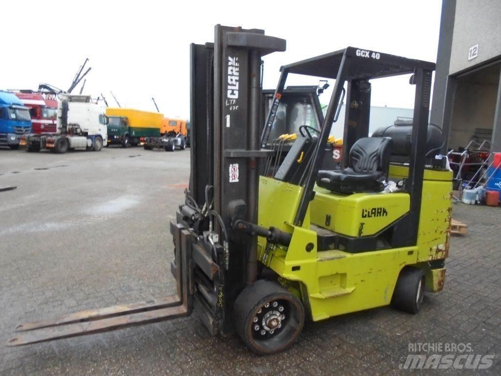 Clark GCX 40 + LPG Gasolmotviktstruckar