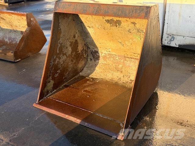 Manitou USED BUCKET Skopor