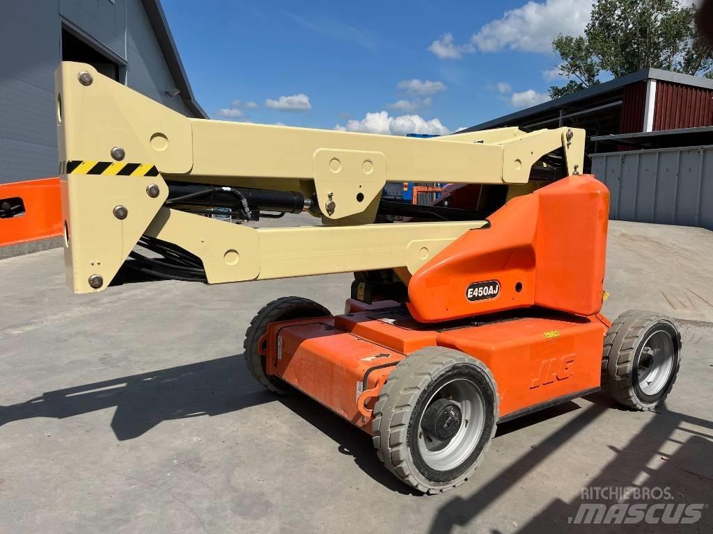 JLG E 450 AJ Bomliftar