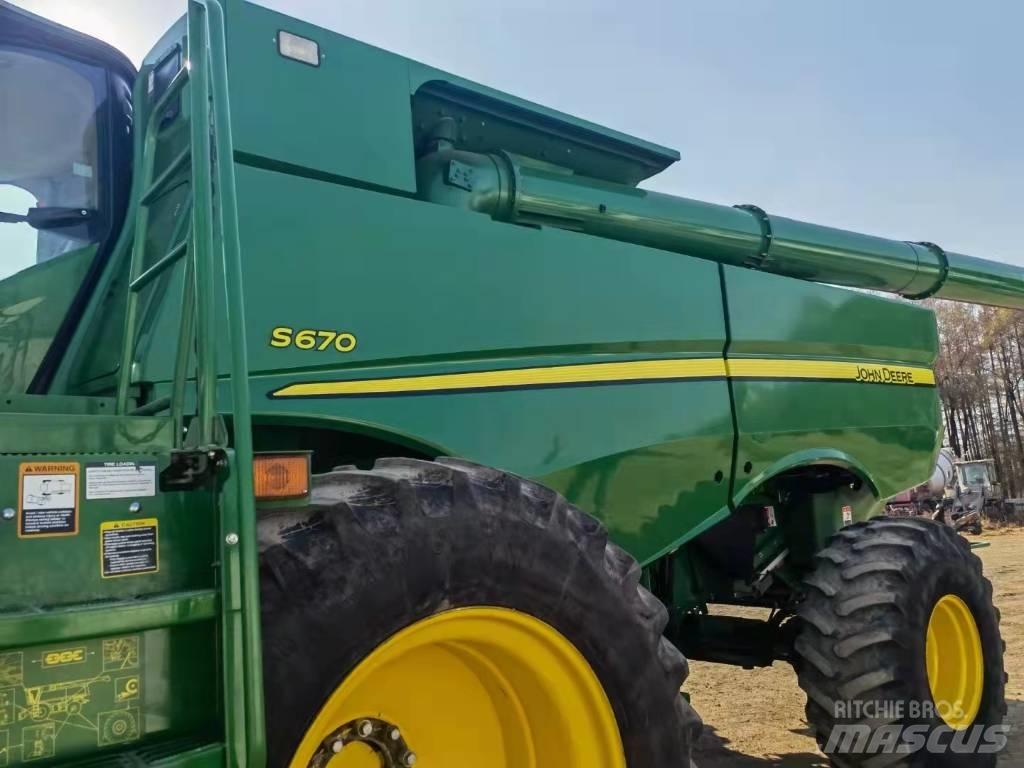 John Deere S670 Skördetröskor